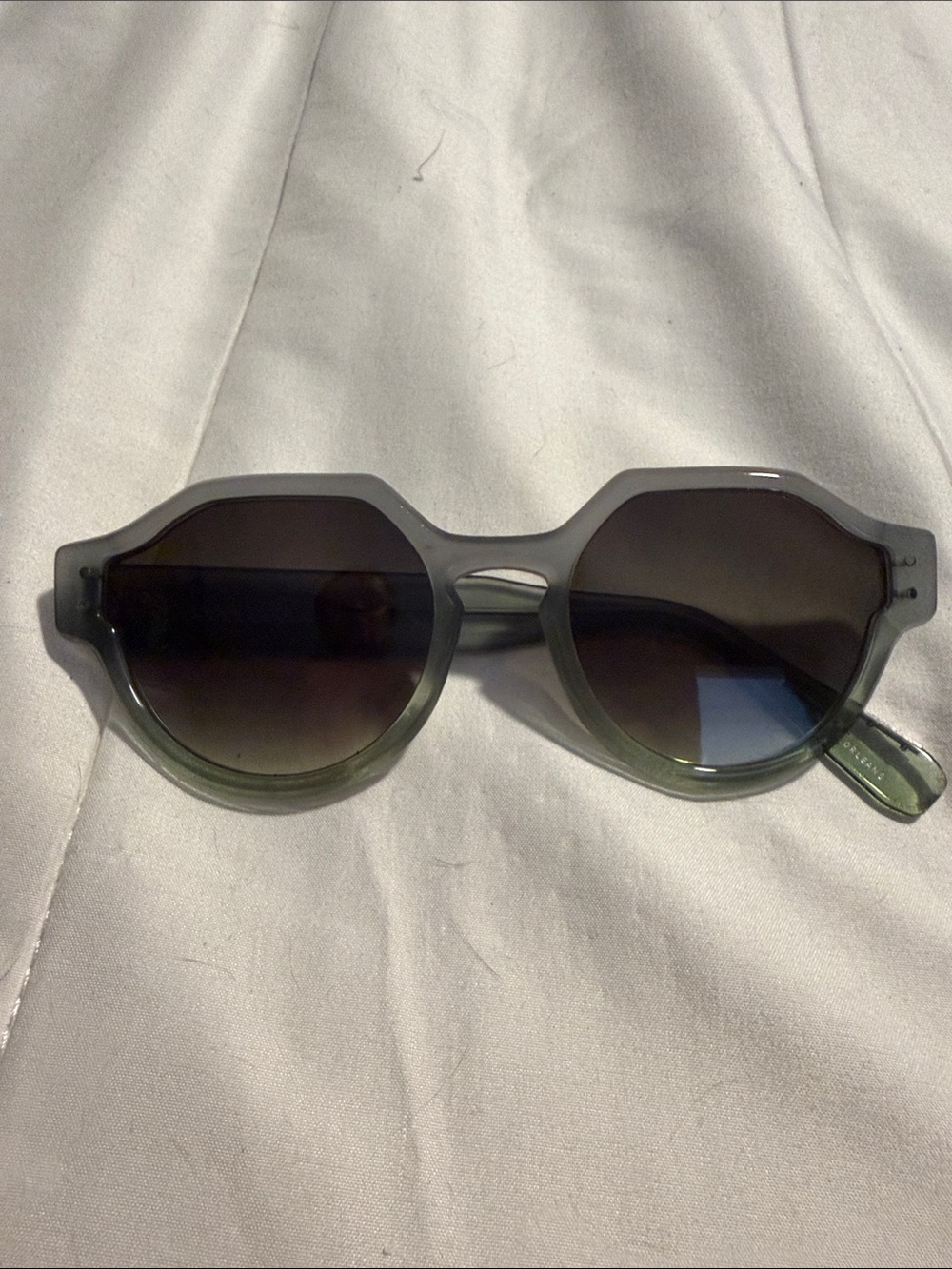 KREWE Round Gradient Gray Sunglasses